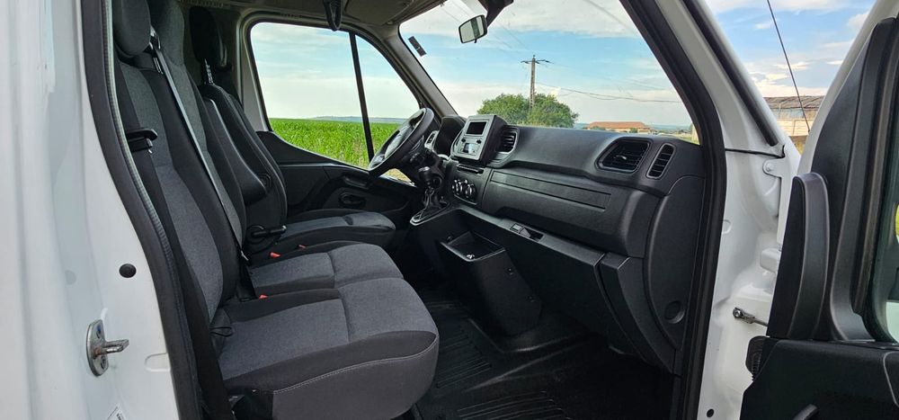 Renault  Master Cu Lift Hidraulic 10 pal 2021  Dețin 2 Buc