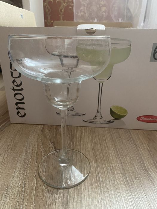 Продам бокалы для мартини
