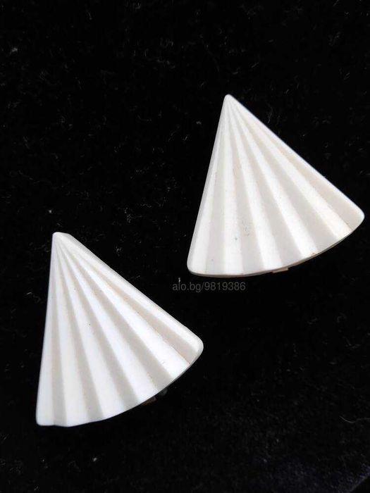 Обеци за уши и Пирсинг