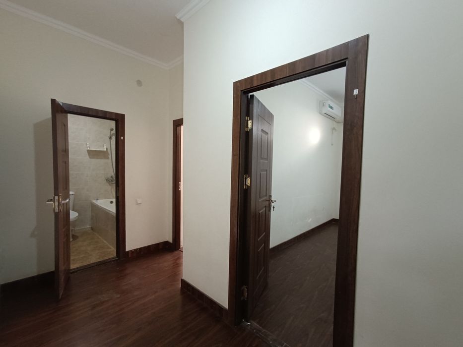 1/4/5 сотилади 41м²