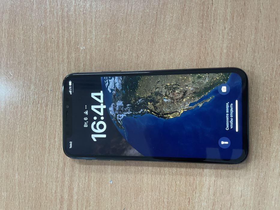 Айфон XS в хорошем состояний