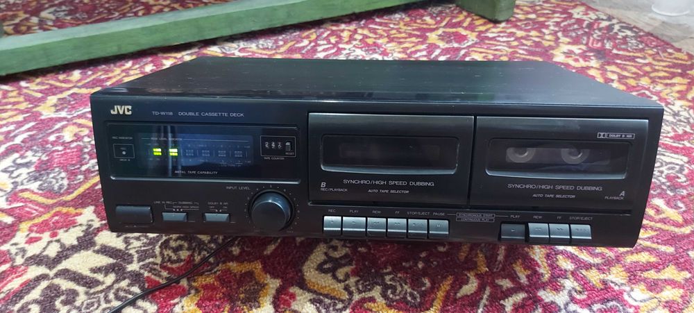 Продам магнитофон JVC