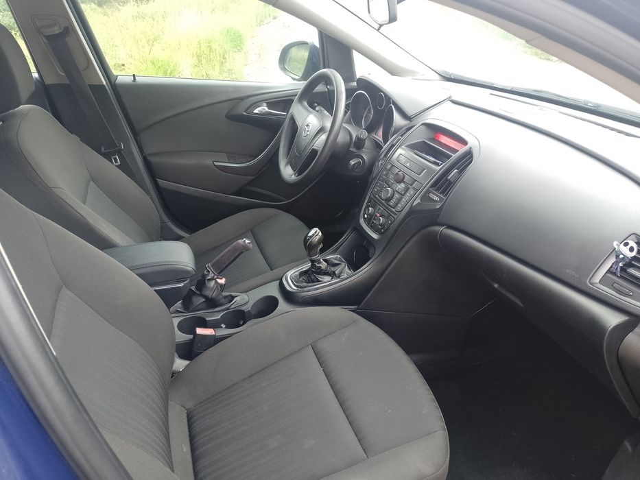 Opel Astra J - 2012