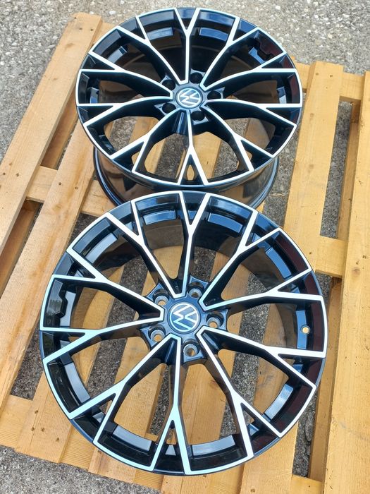 17"Vw 5x112 Seat Škoda Audi 7.5j et40 Black Polish Чисто Нови.
17.Vw 5