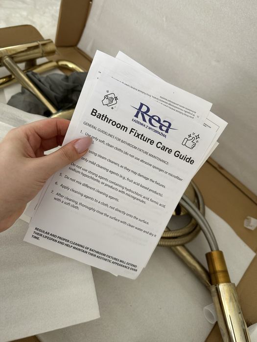 Rea душ с термостат , смесител , златни