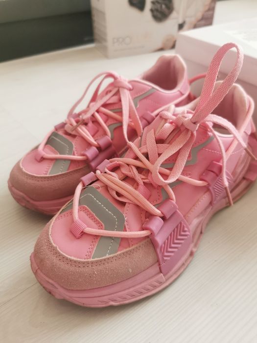 Спортни маратонки