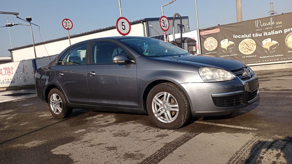 vw jeta16 fsi klimatronik  6 viteze geamuri impecabila
