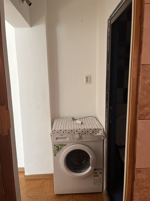 Inchiriez apartament cu o camera zona obor Braila
