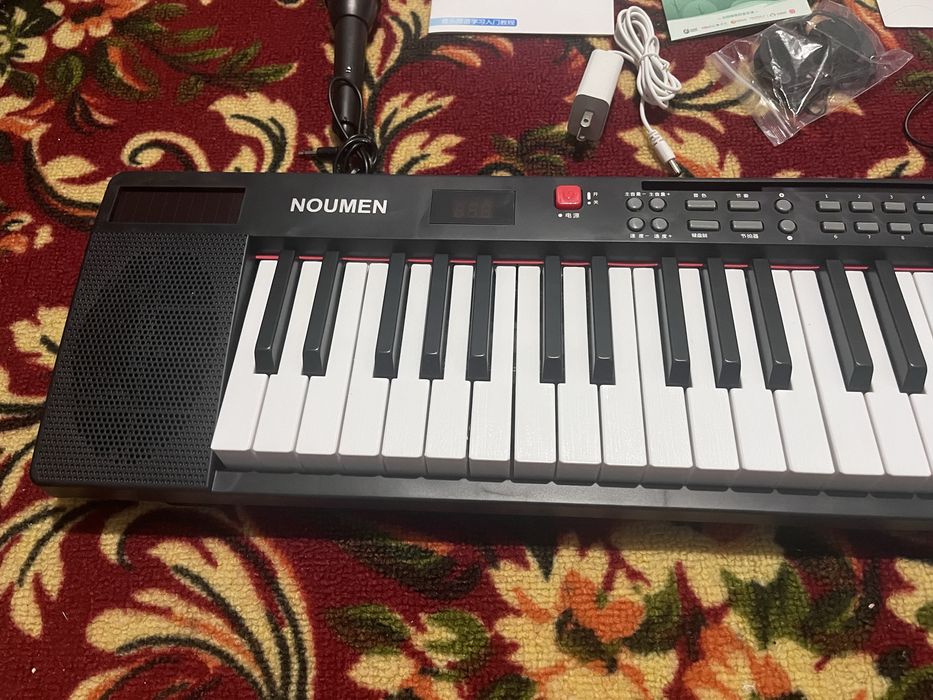 Новое пианино (синтезатор) 61 клавиша