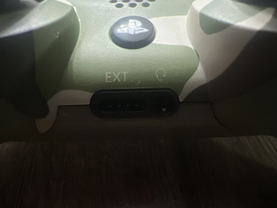 джостик от пс5 срочно нужно