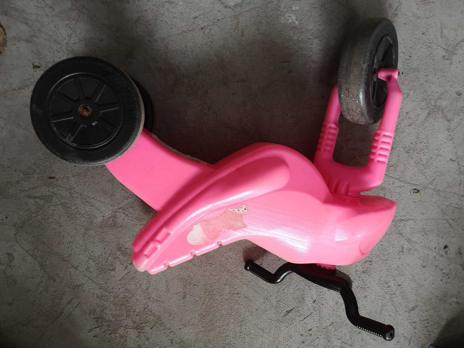 Moto plastic roz  pt fetite