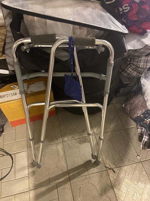 Инвалидная коляска,ходунки