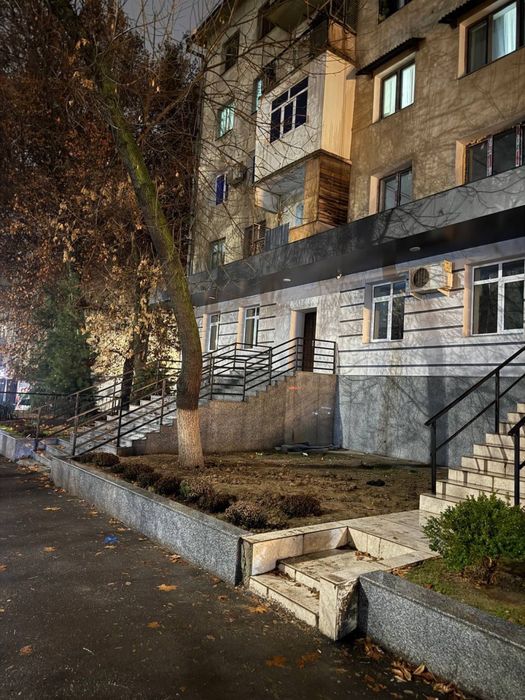 Продается нежилое в центре 1я линия