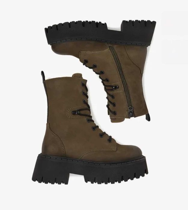 Продавам. Модни ботуши. Нов