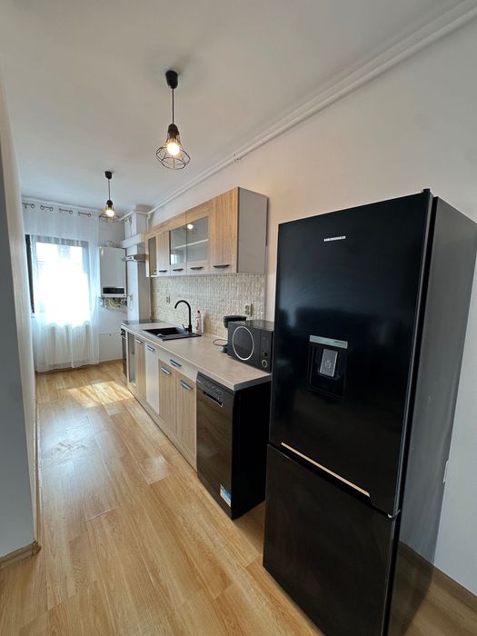 Apartament 3 camere în centru