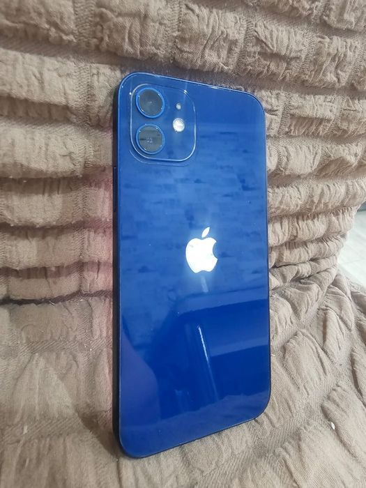 Продам смартфон iphone айфон 12