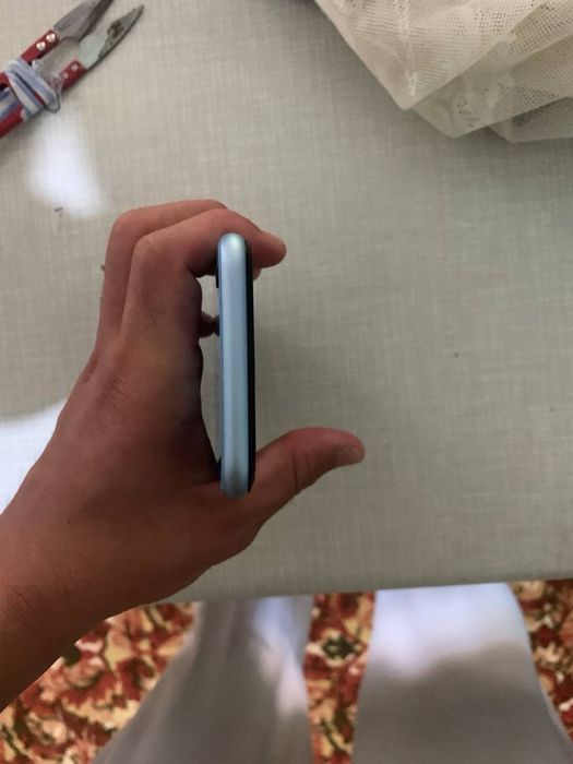 Iphone xr idial oladganla tel qlila