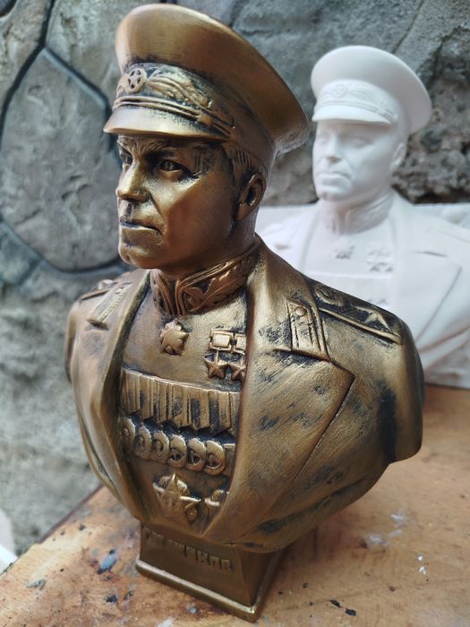 Бюст Жуков Г.К .