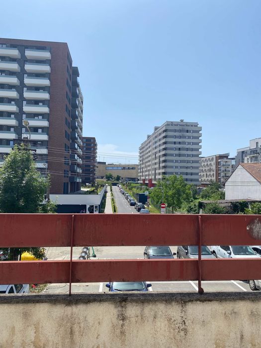 Pf vand apartament cu 3 camere