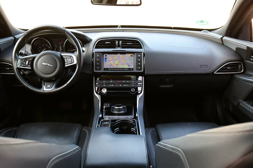 Jaguar XE 2.0 Diesel R-Line Automat 2017