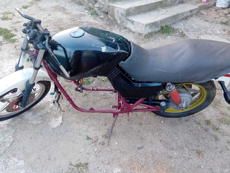 Vând cadru Suzuki gs 650 cu acte de Germania