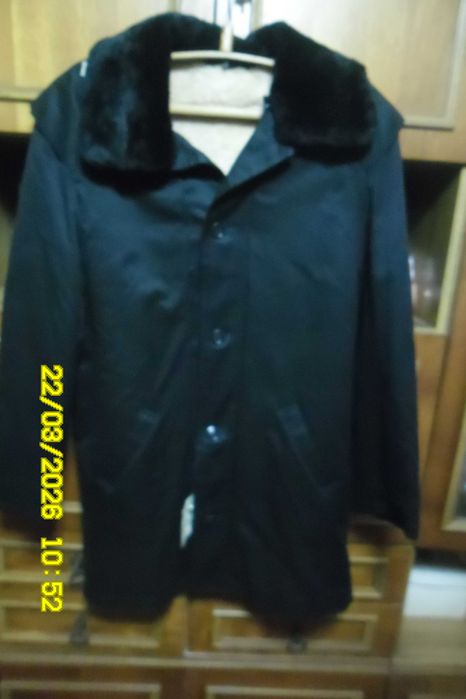 Продам:Новый  подростковый черный полушубок.