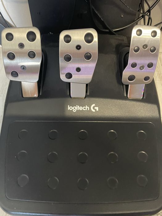Logitech driving force G29