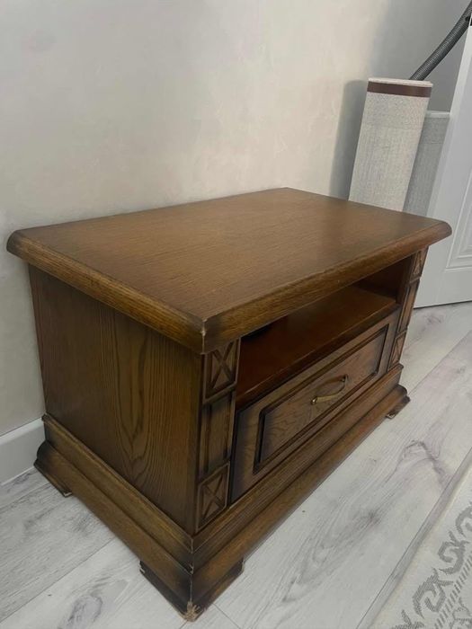 Тумба под телевизор Тумбочка