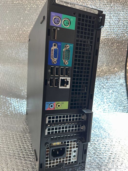 Четириядрен компютър DELL OptiPlex 790