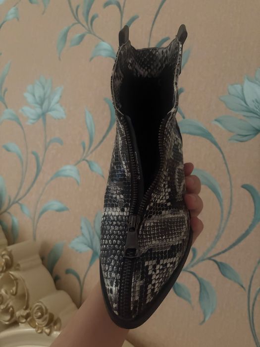 Ботинка 39 размер