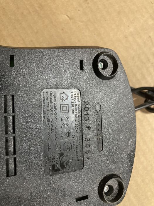 Alimentator Bosch AL 1130 CV 10,8v 3A