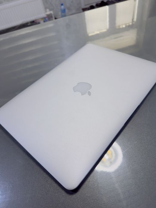 Macbook air 2017 sotiladi