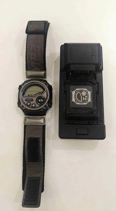 РЯДЪК Casio WMP-1 – часовник с аудио плеър и докинг станция MP3 – НЕИЗВЕСТНО  състояние