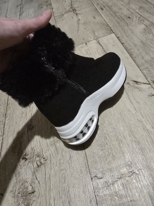 Продам сапожки 35/36р