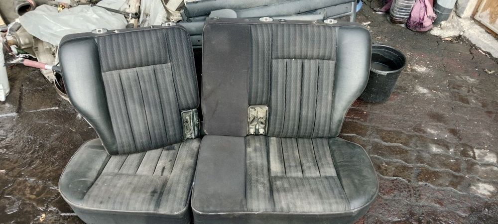 Продам сиденья на Мерседес 124