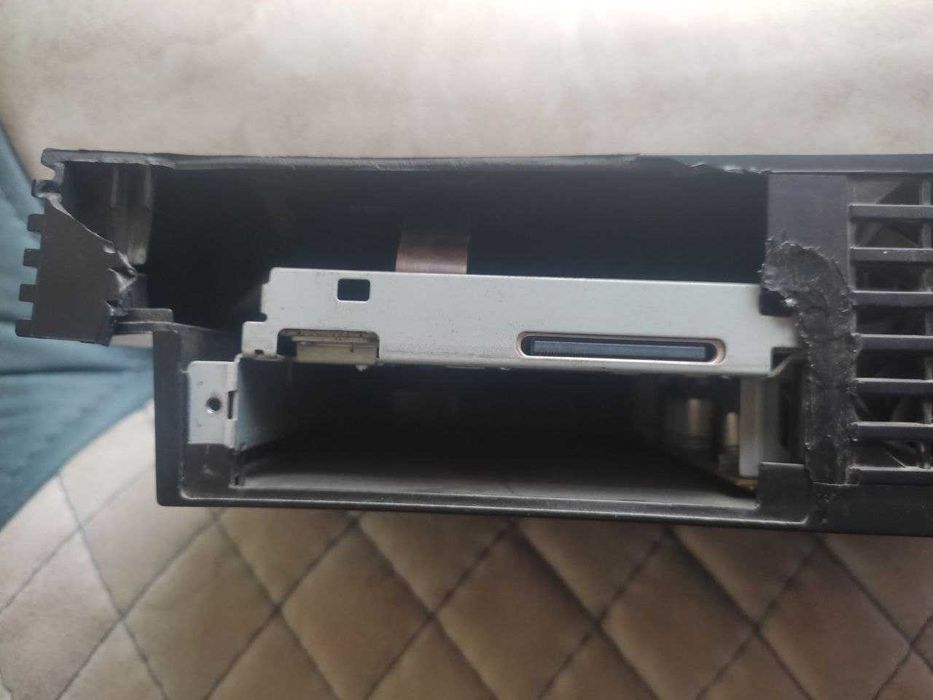 Продаётся на запчасти рабочая Sony PS 2 30005 . Работает от 110 вольт