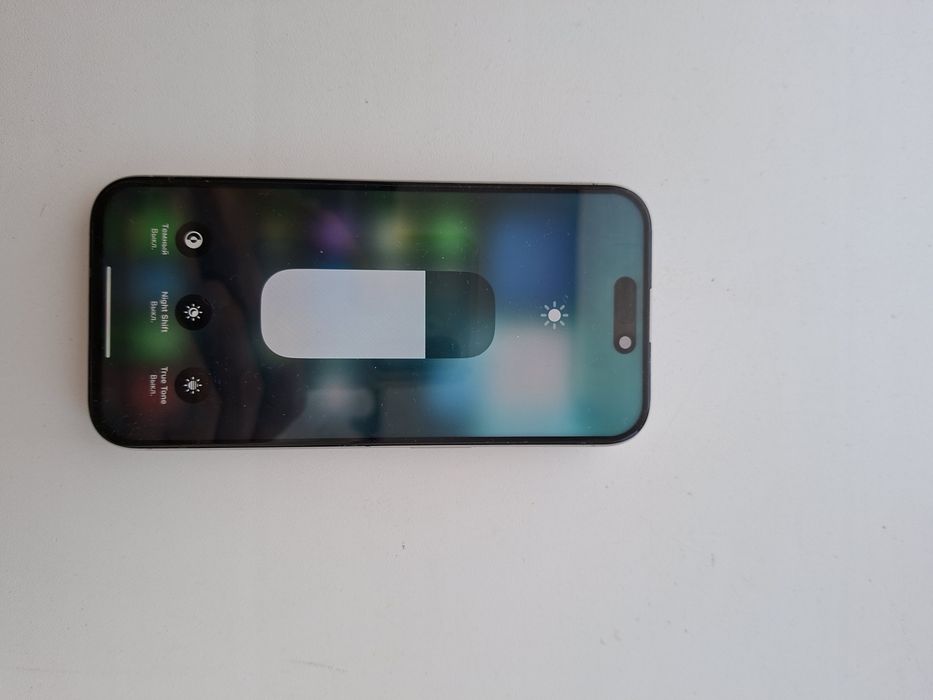 IPhone 15 Pro в идеальном состоянии