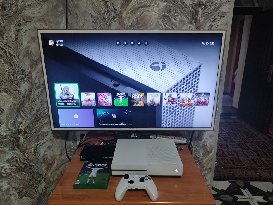 Продается Xbox One S