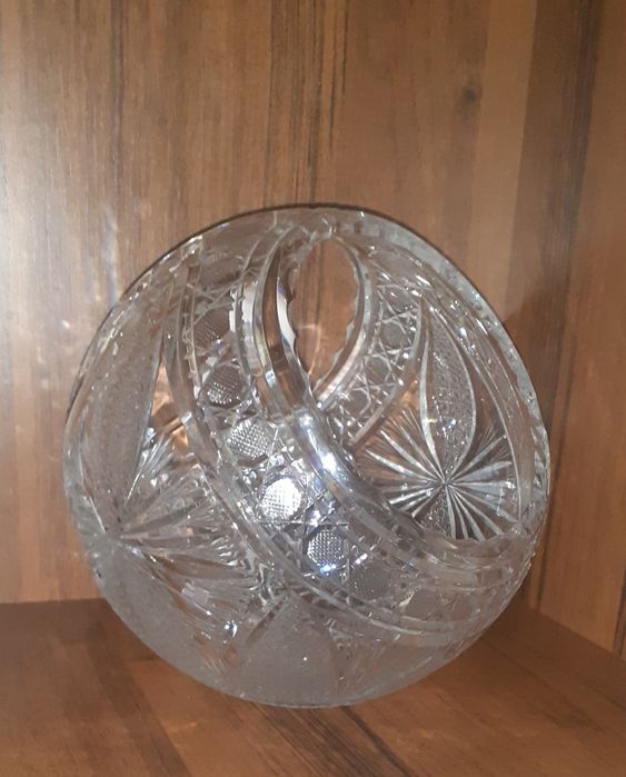 Продам хрустальную корзину