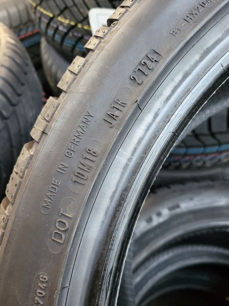 235/40/19 DUNLOP 4бр