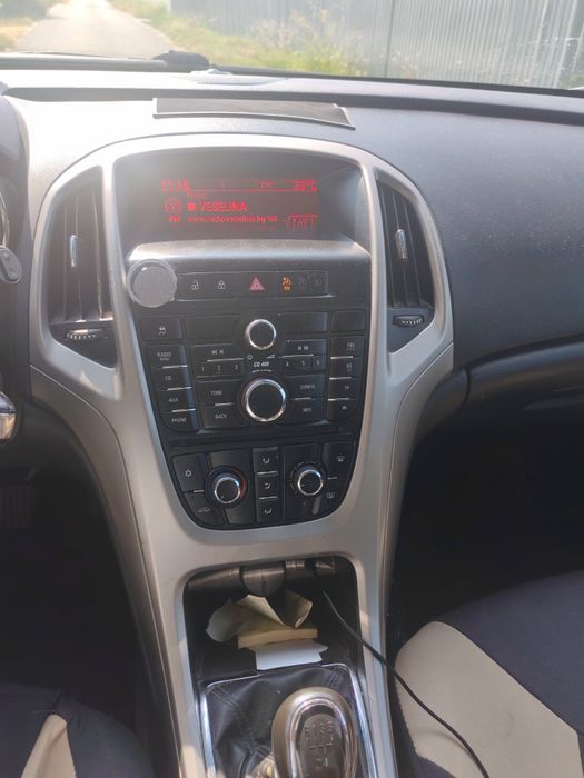 Vând Opel Astra J