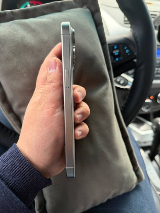 iPhone 15 Pro Max  256 gb titanium