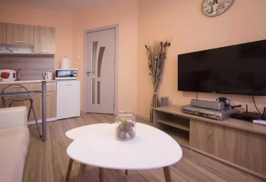 Дава се под наем Тристаен апартамент в Пловдив, Остромила - 87 кв.м за 408 € - Снимка #1