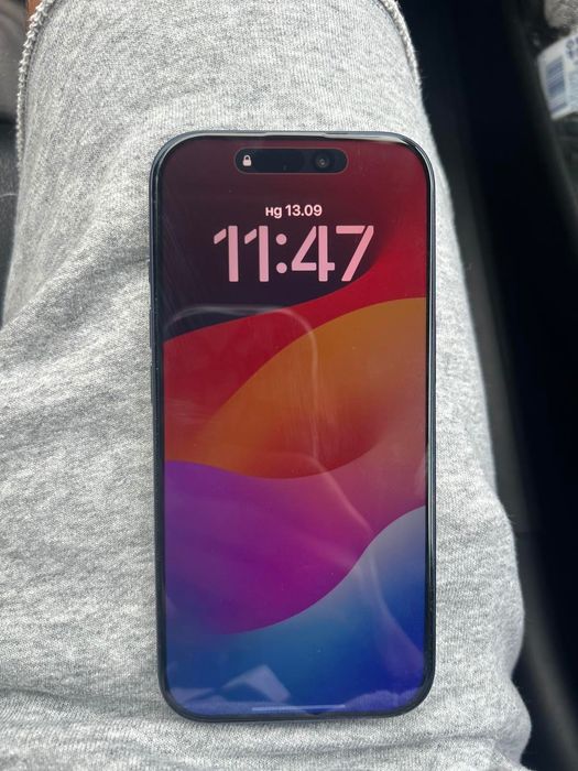 Продавам iPhone 17 pro