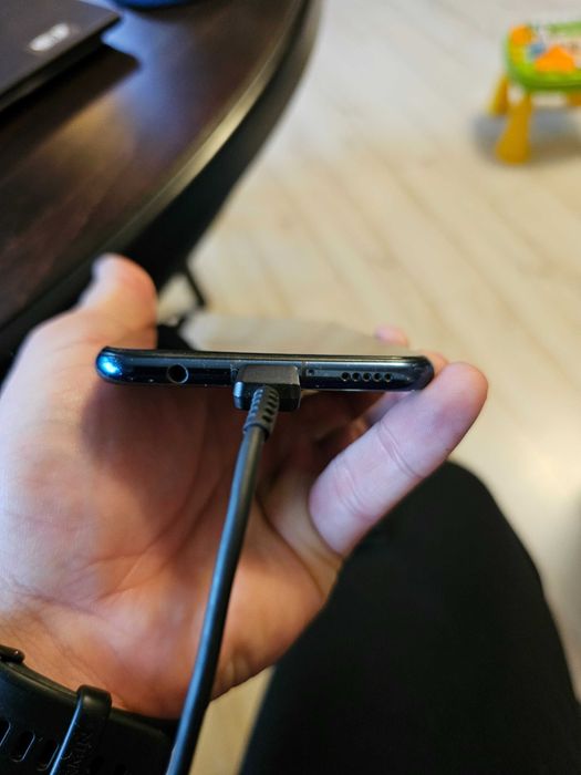 Телефон Huawei Mate 20 Lite