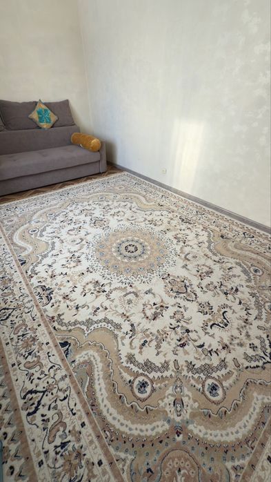 Ковер 3/4  б/у в хорошем состоянии