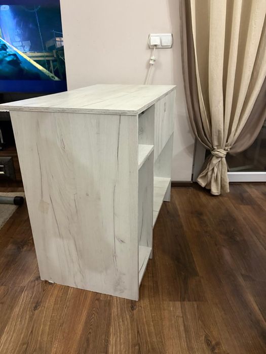 Бюро от бял дъб