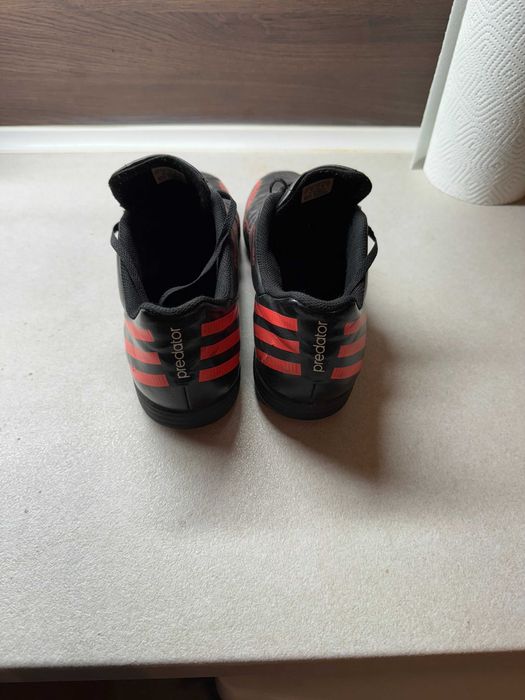 Спортни обувки тип таралежки