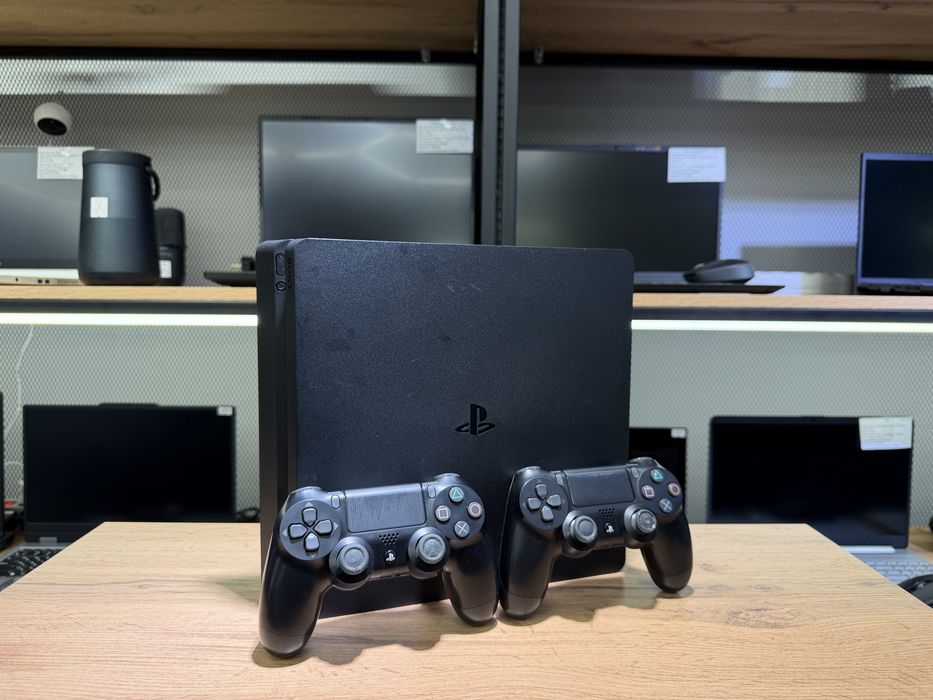 Sony PlayStation 4 Slim, 500 GB, версия 13.02, 2 джойстика, 2472/А10