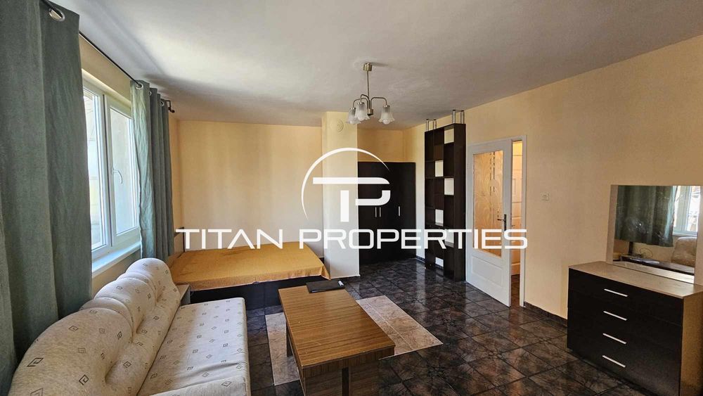 Дава се под наем Двустаен апартамент в Варна, Център - 60 кв.м за 375 € - Снимка #2